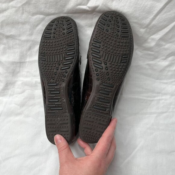 Stuart Weitzman Women's Rascal Patent Leather Croc Embossed tasseled Loafers 6 - Picture 10 of 13